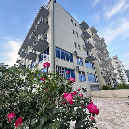 Deor Hotel Shëngjin Eksteriør billede
