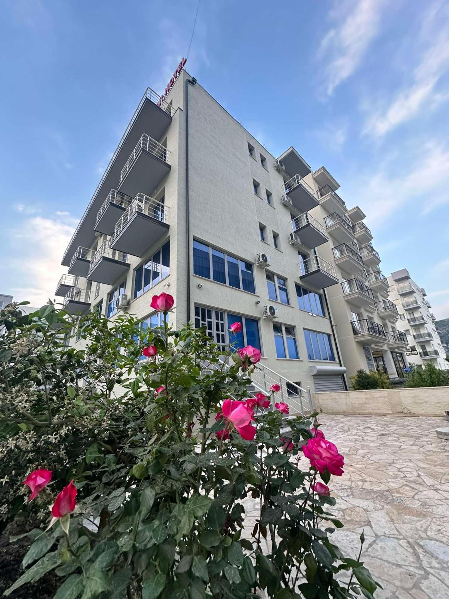 Deor Hotel Shëngjin Eksteriør billede