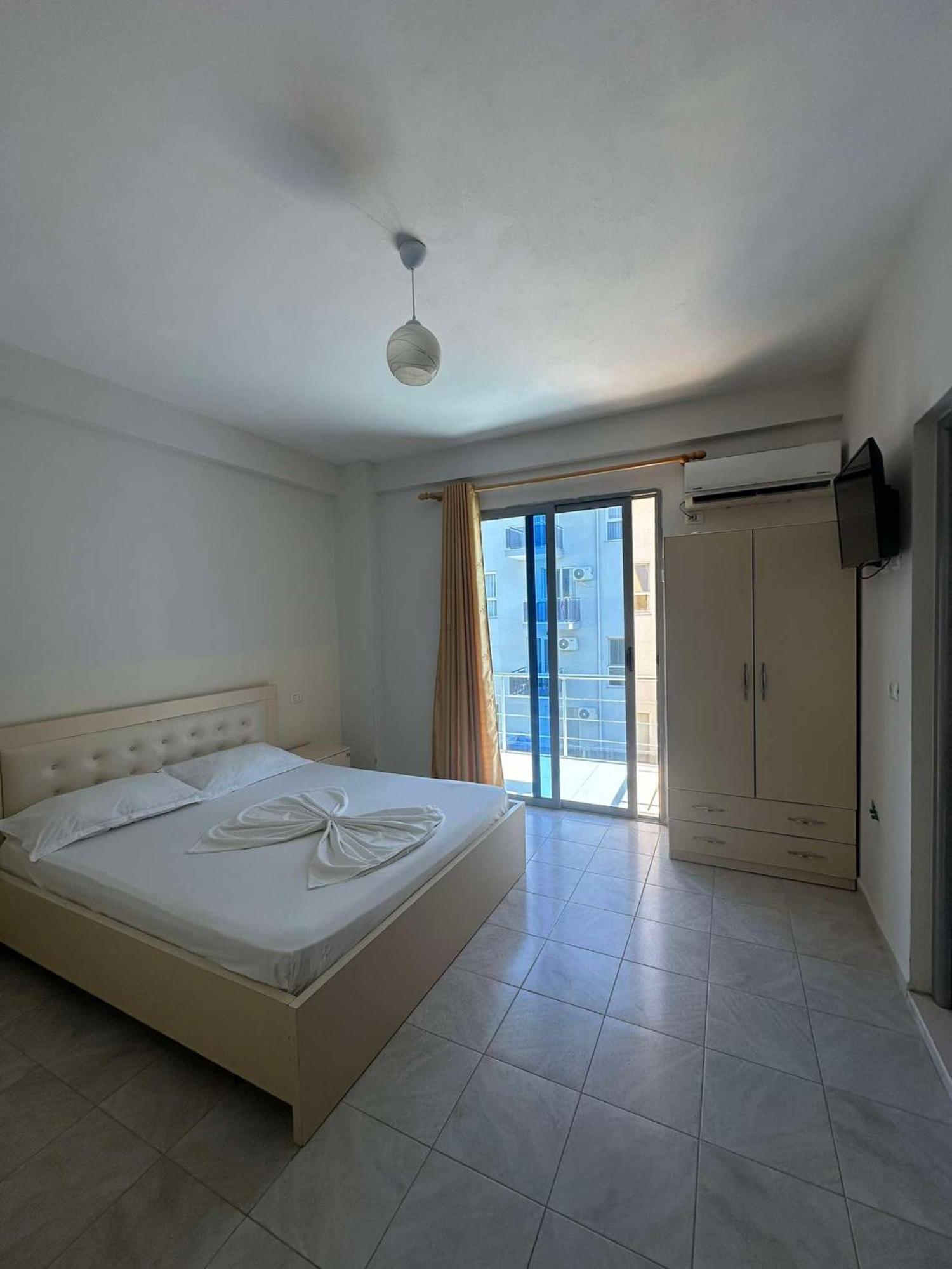 Deor Hotel Shëngjin Eksteriør billede