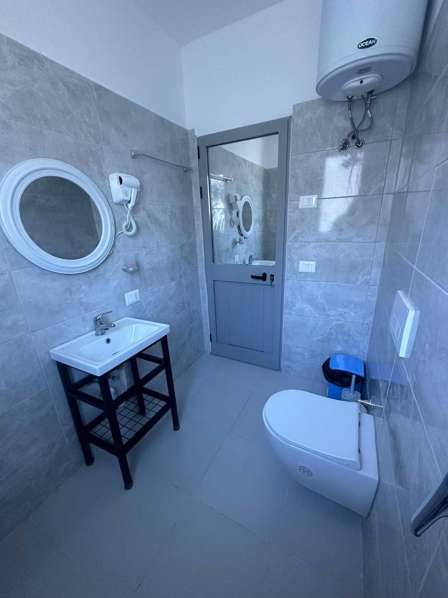 Deor Hotel Shëngjin Eksteriør billede