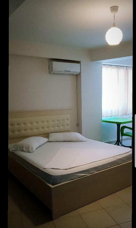 Deor Hotel Shëngjin Eksteriør billede